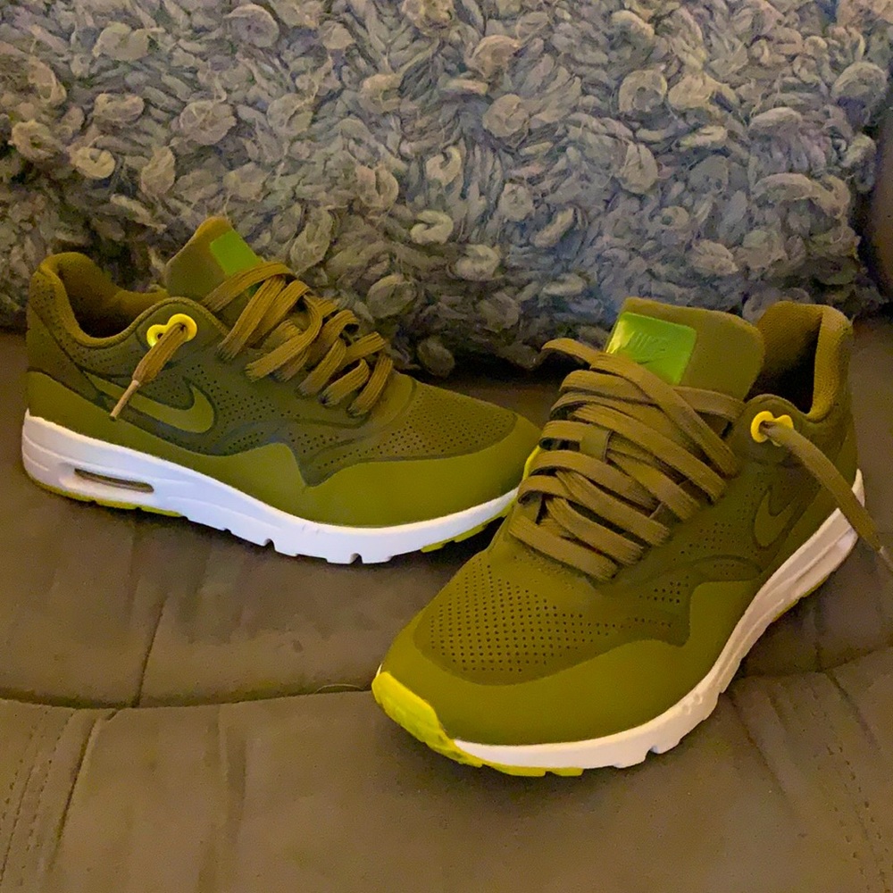 Nike Sneakers